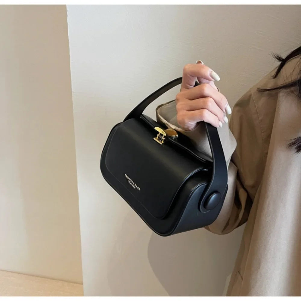Classic Black Shoulder Bag Women's Versatile Retro Crossbody Square Bags 2024 New Large Capacity Textured Leather Flap Handbags